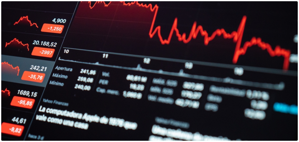 screen-showing-data-about-financial-crisis-because-coronavirus
